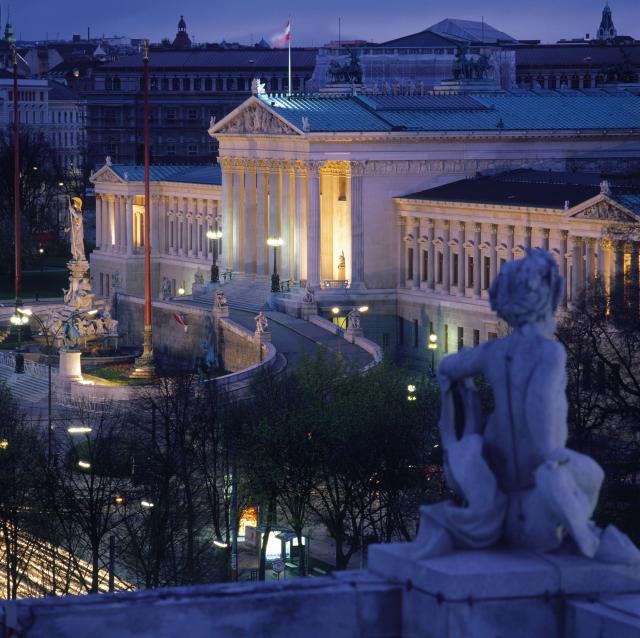 Advent Bécsben - Parlament látogatás