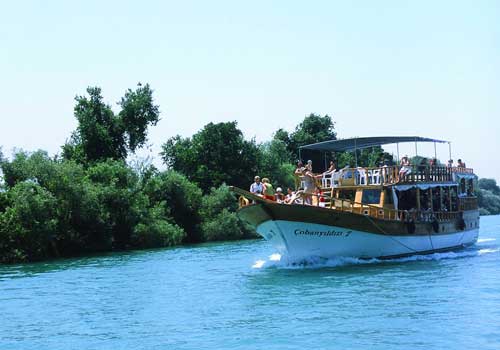 Hajózás a Manavgat-folyón