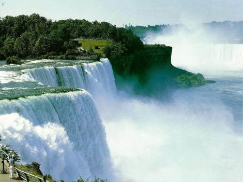 Hajózás a Niagara-vízesés lábához