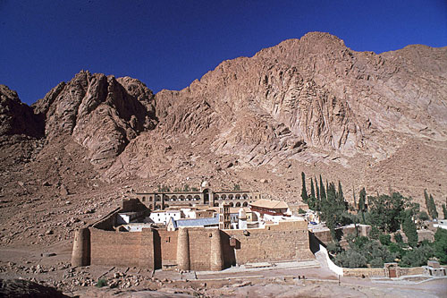 Kirándulás a Szent Katalin kolostorhoz és  Dahab